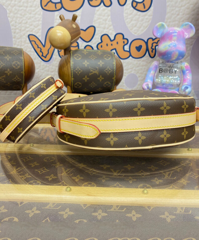 Louis Vuitton Croissant MM M46828 Brown